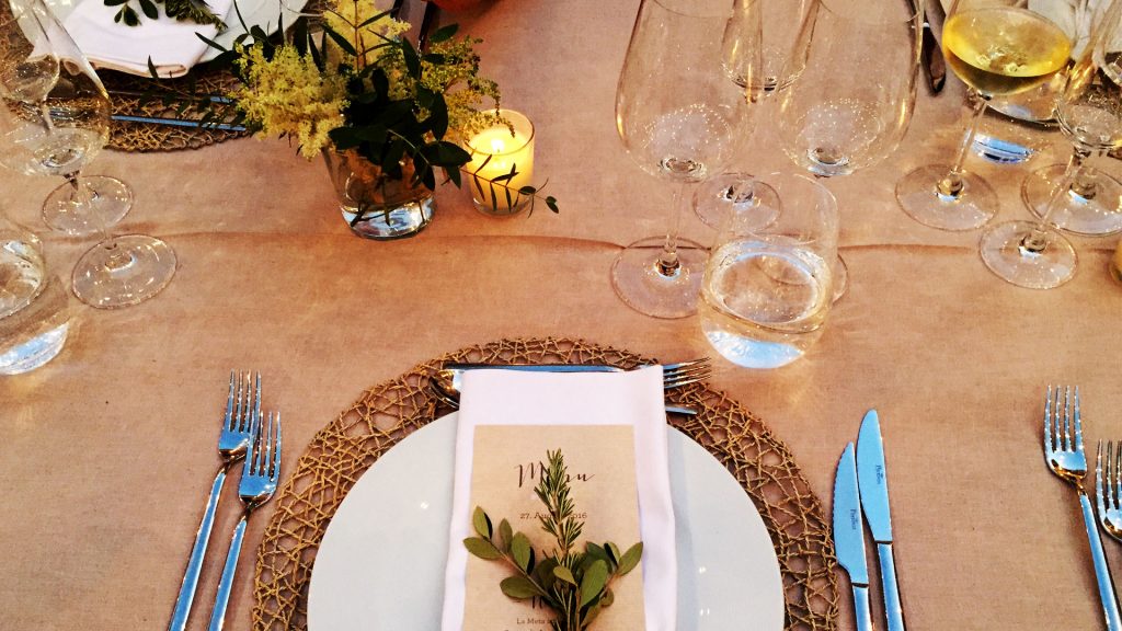 Wedding: Table Arrangement
